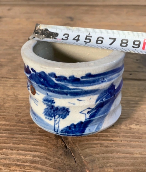 古玩陶瓷山水紋竹節(jié)型三足筒式香爐拍賣,當前價格2298元
