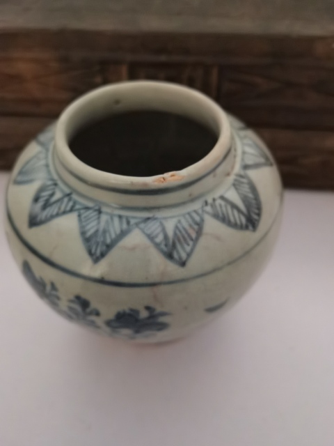 古玩陶瓷青花花卉紋蓋罐拍賣,當(dāng)前價(jià)格5800元
