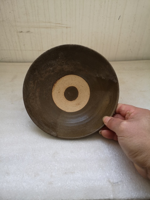 古玩陶瓷澀圈圈足的疊燒工藝褐釉碗拍賣,當前價格680元