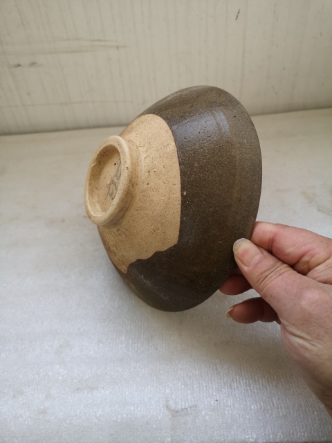 古玩陶瓷澀圈圈足的疊燒工藝褐釉碗拍賣,當前價格680元