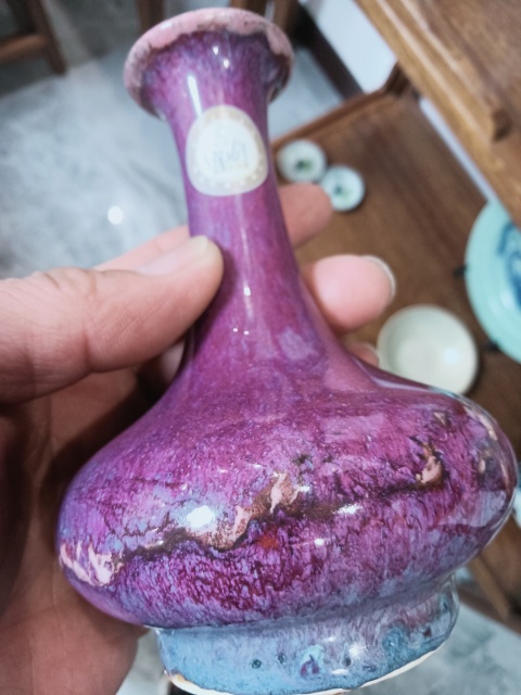 古玩陶瓷紅釉瓶拍賣,當(dāng)前價(jià)格15500元