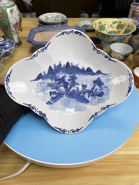 古玩陶瓷清道光 青花攜琴訪友海棠貢盤拍賣，當前價格4980元
