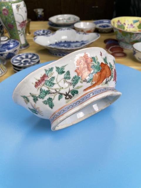 古玩陶瓷清同治 精品粉彩洞石花卉紋貢碗(二級官)拍賣,當前價格3100元