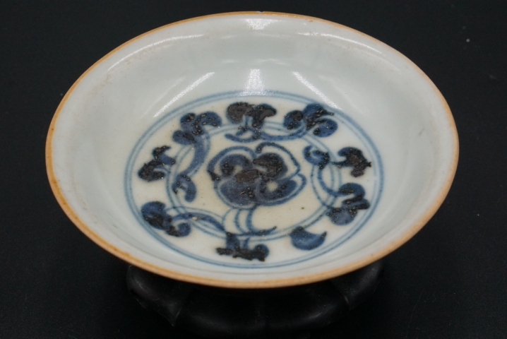 古玩陶瓷花卉紋青花盤拍賣，當前價格3000元