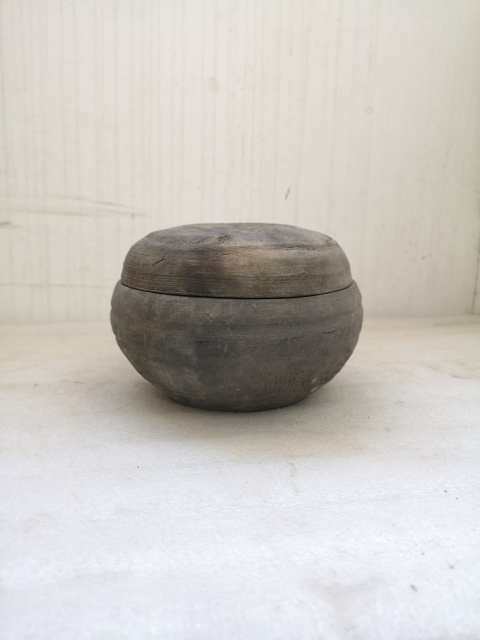 古玩陶瓷灰陶蓋盒拍賣,當(dāng)前價格680元