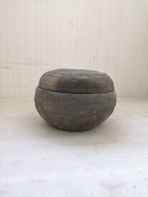 古玩陶瓷灰陶蓋盒拍賣,當(dāng)前價格680元