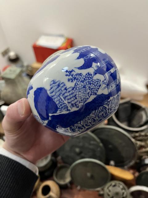 古玩陶瓷樓臺亭閣山水紋罐拍賣,當前價格199元