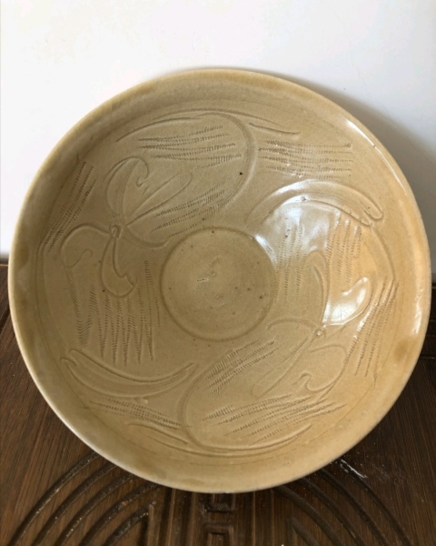 古玩陶瓷同安窯青瓷刻花碗拍賣,當(dāng)前價格2698元