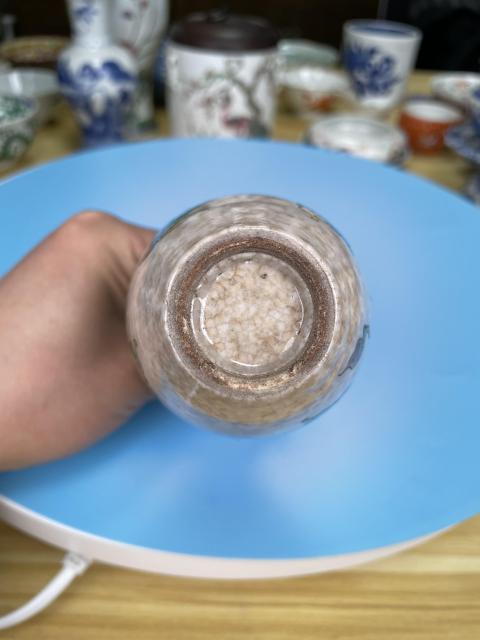 古玩陶瓷清道光 精品哥釉地 游龍紋賞瓶(氣死官)拍賣,當(dāng)前價(jià)格3500元