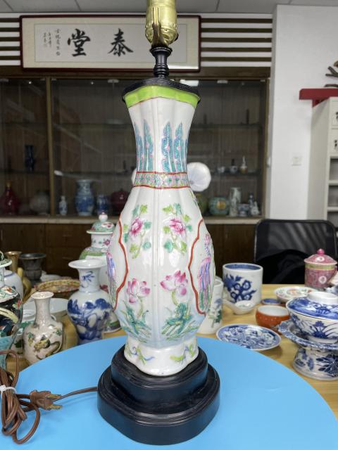 古玩陶瓷清晚期 精品粉彩鳳凰牡丹紋瓶拍賣,當前價格4300元