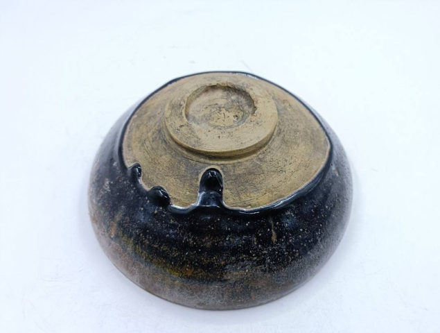 古玩陶瓷（元）黑亮釉大碗拍賣，當(dāng)前價格600元