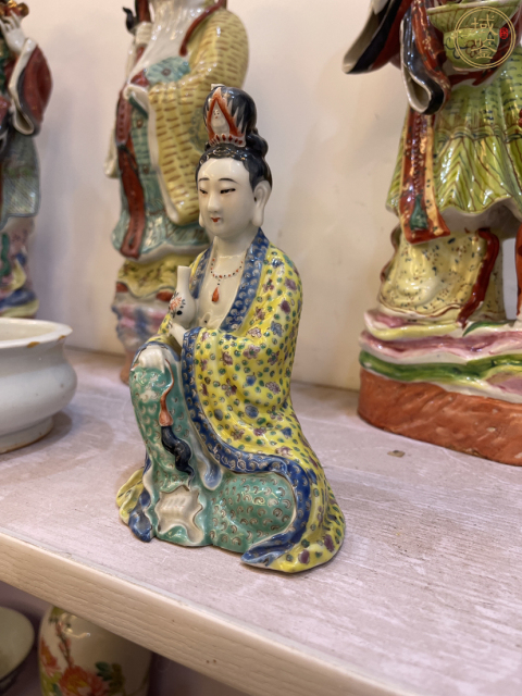 古玩陶瓷粉彩觀音塑像拍賣,當前價格3888元