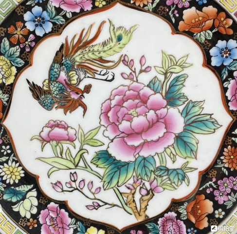 域鉴古玩】粉彩描金凤凰牡丹纹盘拍卖价格/图片/值多少钱
