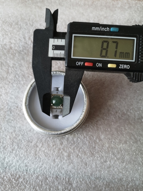 古玩玉器翡翠戒指拍賣，當前價格550元