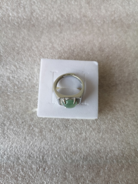 古玩玉器翡翠戒指拍賣,當前價格550元
