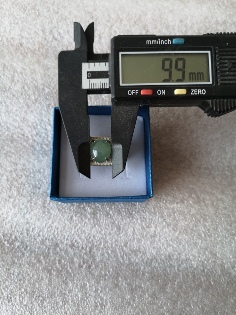 古玩玉器翡翠戒指拍賣,當前價格550元