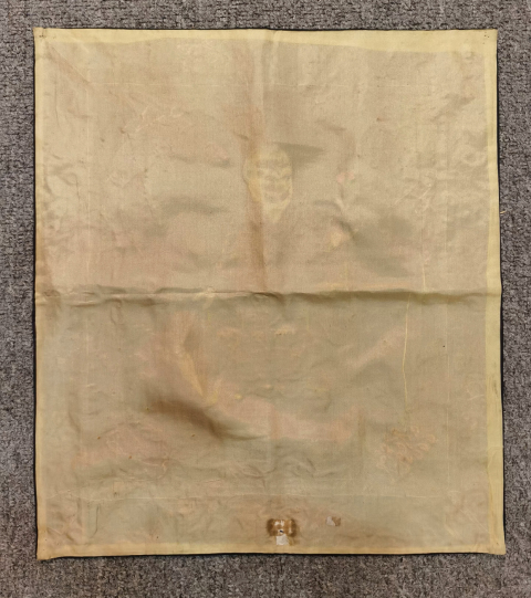 古玩雜項(xiàng)清代團(tuán)龍暗花地羅漢彩繡拍賣，當(dāng)前價(jià)格3000元