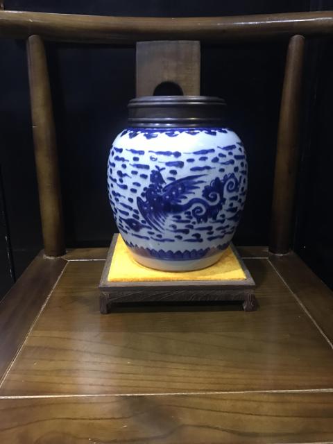 古玩陶瓷（已實物鑒真）清-雍乾-三鳳紋青花罐拍賣，當前價格4360元