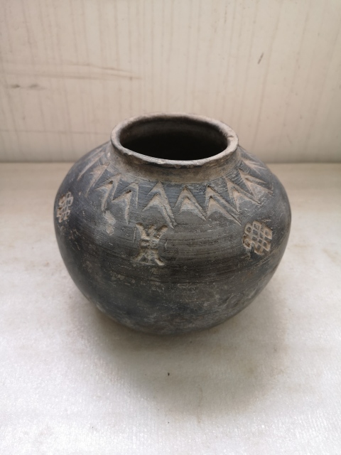 古玩陶瓷灰陶刻壽字罐拍賣，當前價格398元