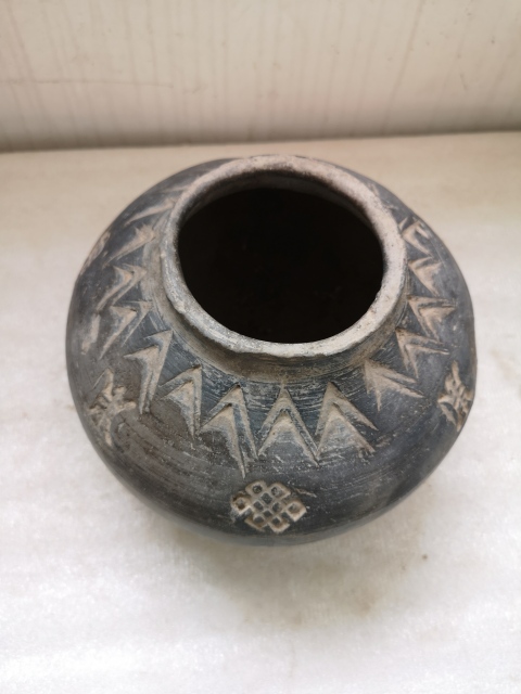 古玩陶瓷灰陶刻壽字罐拍賣，當前價格398元
