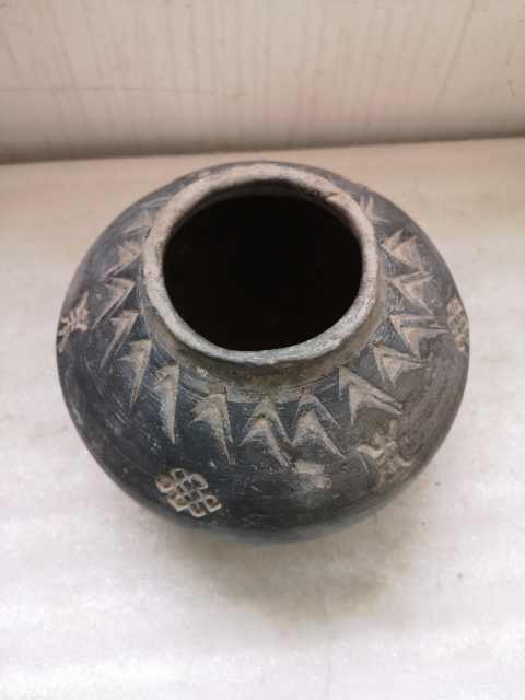 古玩陶瓷灰陶刻壽字罐拍賣，當前價格398元