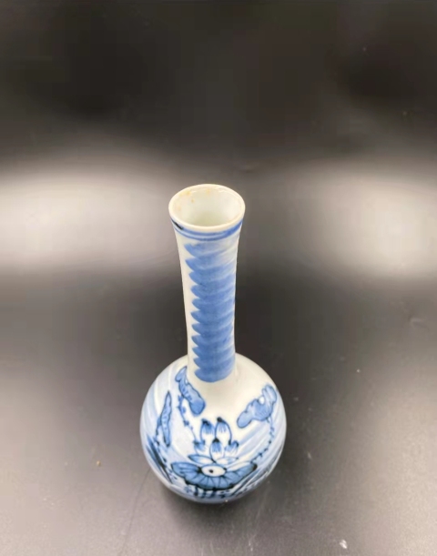 古玩陶瓷清代青花荷花紋長勁瓶拍賣，當前價格1280元