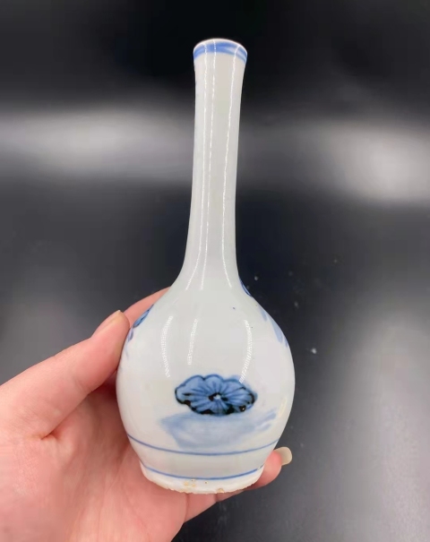 古玩陶瓷清代青花荷花紋長勁瓶拍賣，當前價格1280元