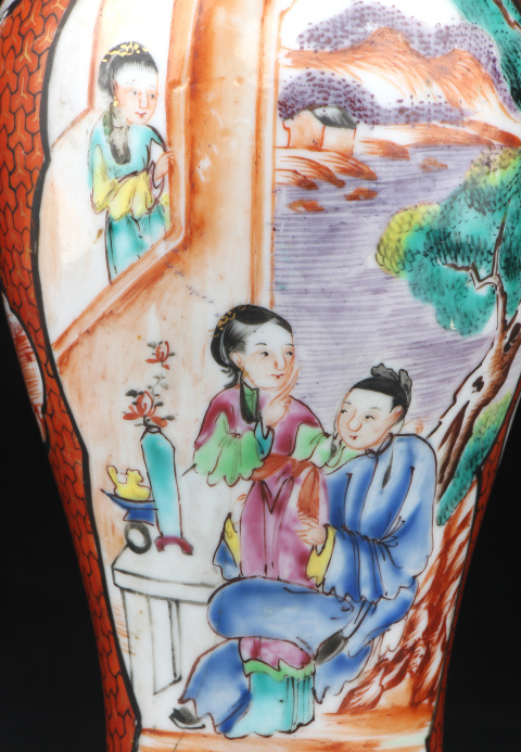 古玩陶瓷【5845-46】清乾隆??廣彩錦地開窗暗C宮圖蓋瓶一對拍賣，當(dāng)前價格6800元