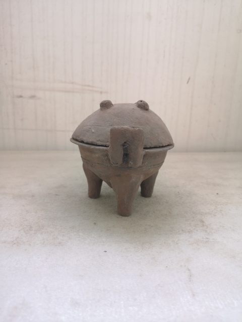 古玩陶瓷灰陶三足鼎拍賣，當(dāng)前價(jià)格598元