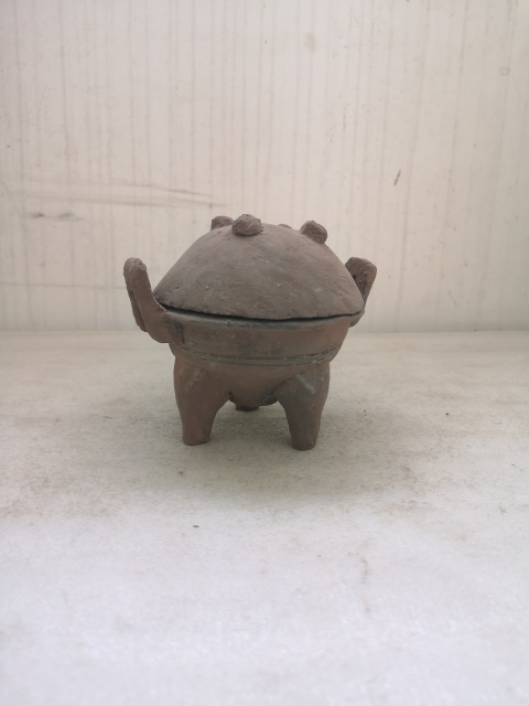 古玩陶瓷灰陶三足鼎拍賣，當(dāng)前價(jià)格598元