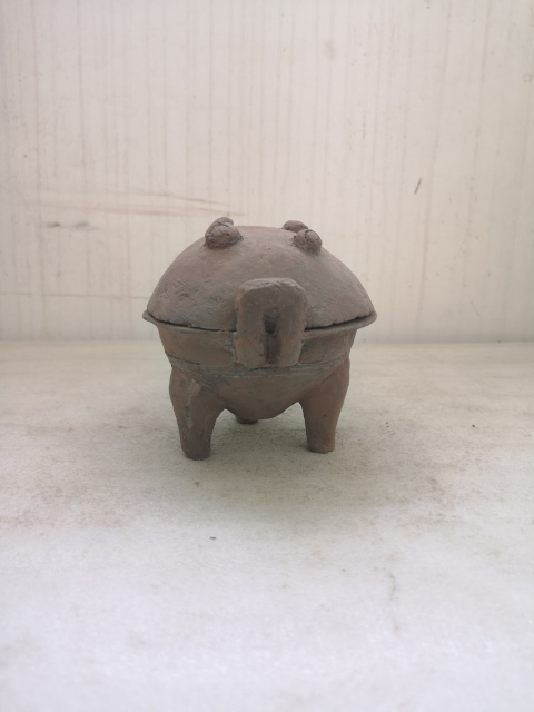 古玩陶瓷灰陶三足鼎拍賣，當(dāng)前價(jià)格598元