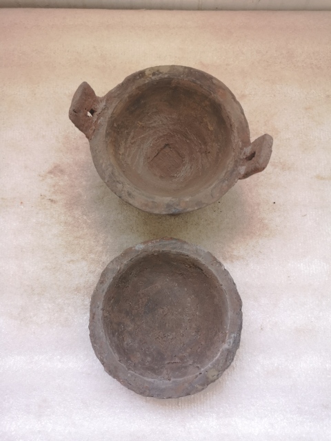 古玩陶瓷灰陶三足鼎拍賣，當(dāng)前價(jià)格598元