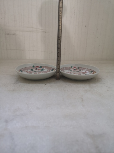 古玩陶瓷粉彩印花卉小盤拍賣,當前價格260元