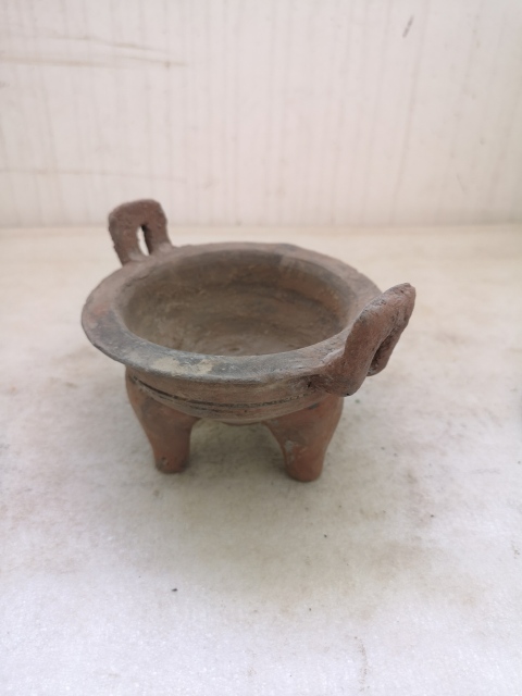 古玩陶瓷灰陶三足鼎拍賣，當(dāng)前價(jià)格598元