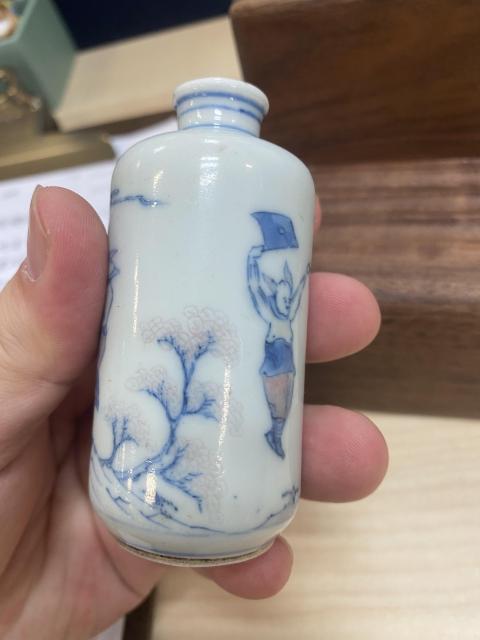 域鉴古玩】青花釉里红鼻烟壶鉴定结果_青花釉里红鼻烟壶真假鉴别