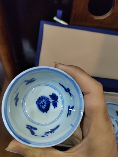古玩陶瓷清康熙花卉紋青花杯一對(duì)拍賣(mài)，當(dāng)前價(jià)格2388元