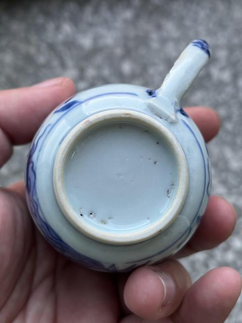 古玩陶瓷花卉紋青花執杯拍賣，當前價格800元