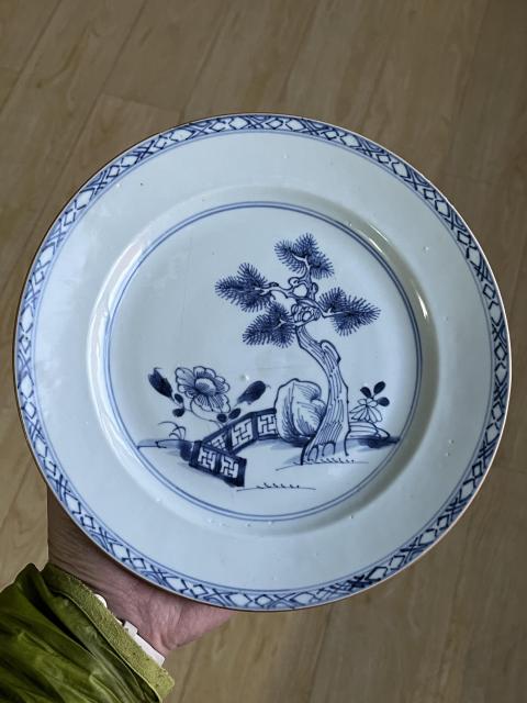 古玩陶瓷松樹花卉紋青花盤拍賣,當前價格650元