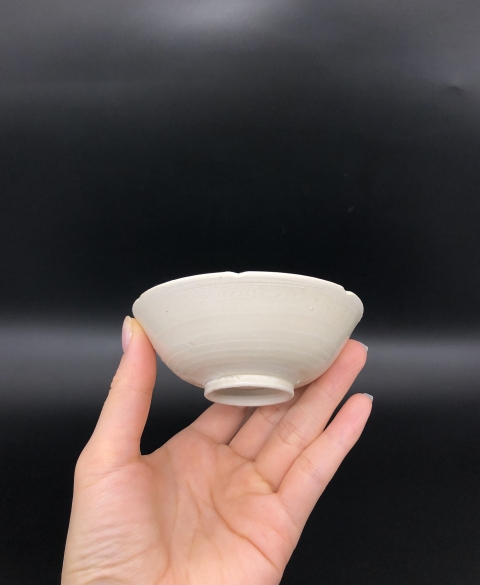 古玩陶瓷[實(shí)物鑒定]北宋定窯花口盞拍賣，當(dāng)前價格3500元