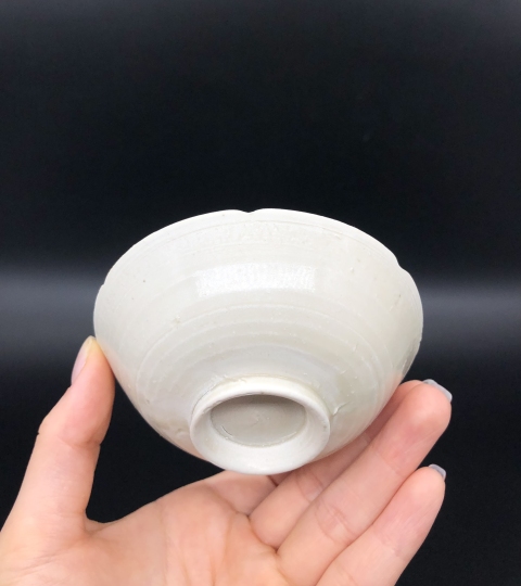古玩陶瓷[實(shí)物鑒定]北宋定窯花口盞拍賣，當(dāng)前價格3500元