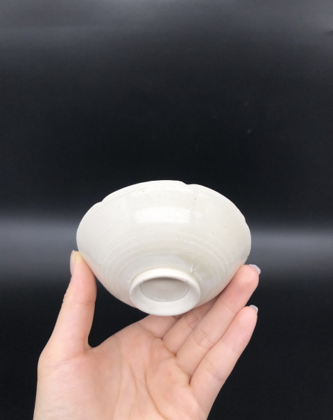 古玩陶瓷[實(shí)物鑒定]北宋定窯花口盞拍賣，當(dāng)前價格3500元