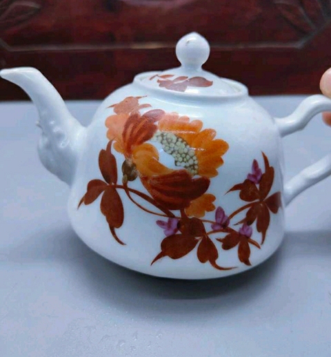 古玩陶瓷花卉紋執壺拍賣，當前價格1698元