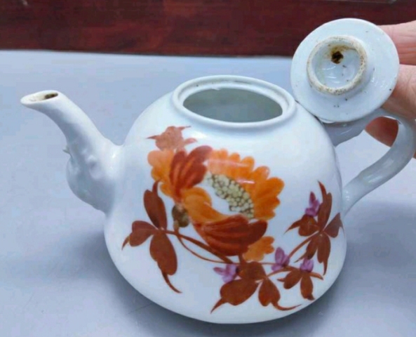 古玩陶瓷花卉紋執壺拍賣，當前價格1698元
