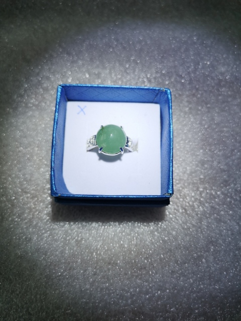 古玩玉器翡翠戒指拍賣,當前價格260元