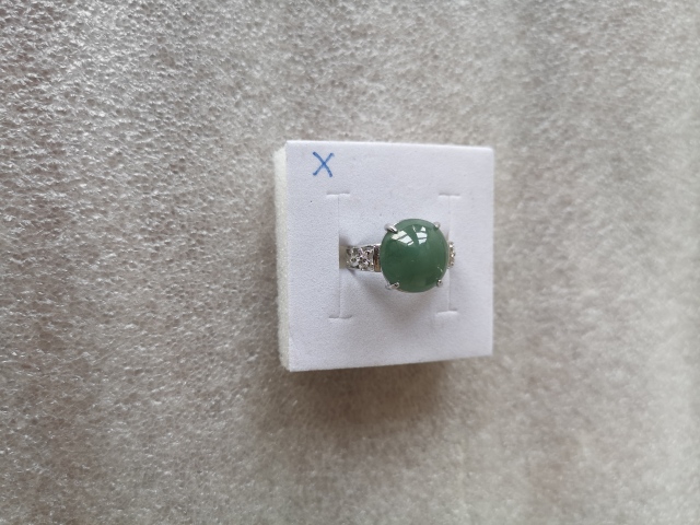 古玩玉器翡翠戒指拍賣,當前價格260元