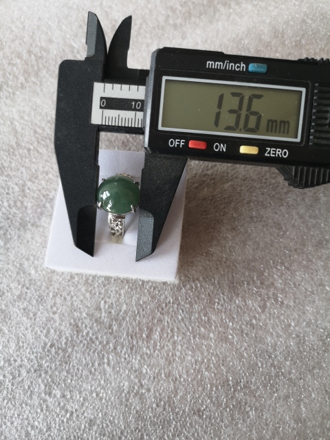 古玩玉器翡翠戒指拍賣,當前價格260元