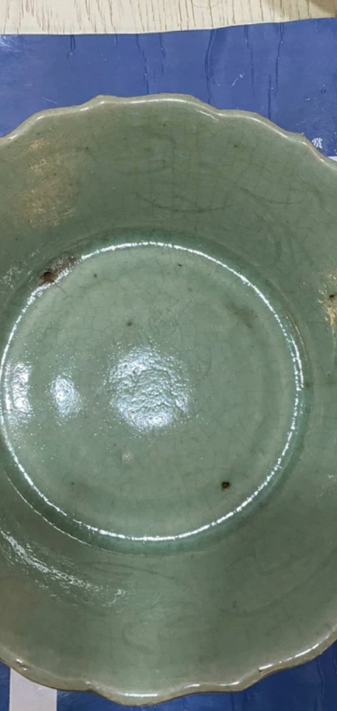 古玩陶瓷元代龍泉窯青釉劃花盤拍賣，當前價格3000元