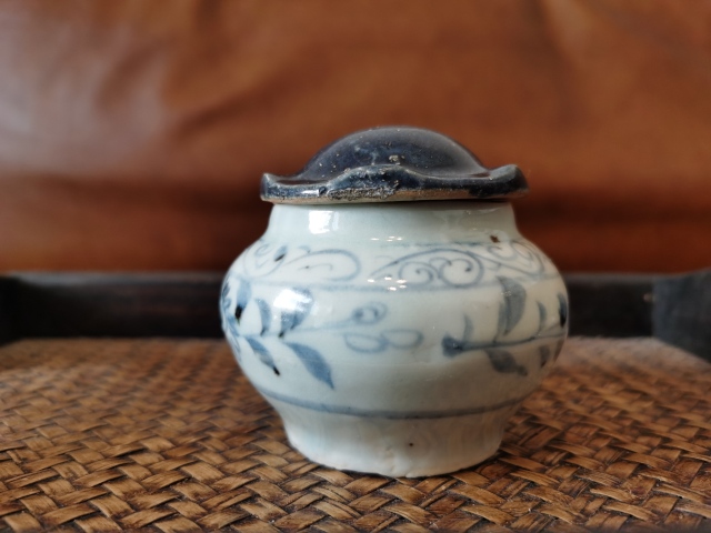 古玩陶瓷元青花荷葉蓋罐拍賣,當前價格21500元