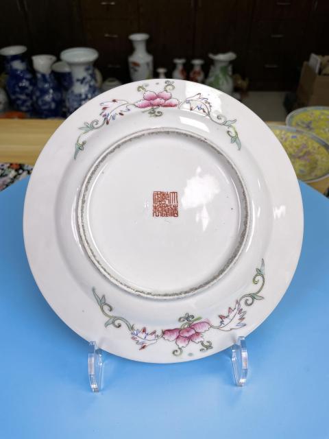古玩陶瓷晚清民國 墨地粉彩百花不落地粉彩盤(官窯款)拍賣,當前價格2600元