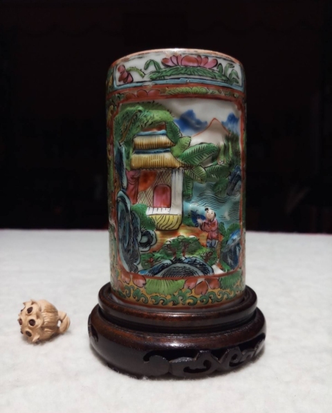 古玩陶瓷廣彩雕瓷山水人物紋筆筒拍賣(mài),當(dāng)前價(jià)格10000元
